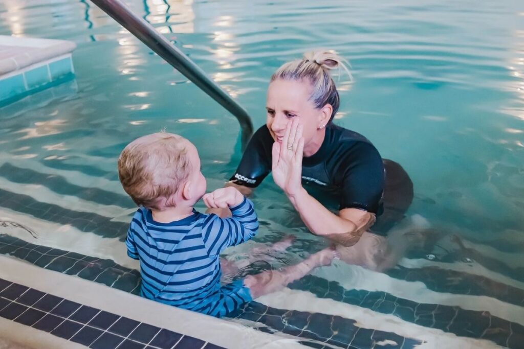 مزایای شنا برای نوزادان