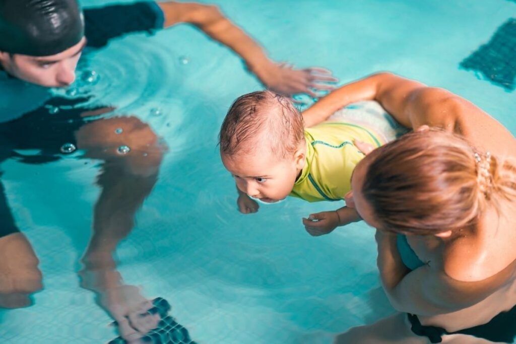 روشهای آموزش شنا به نوزادان