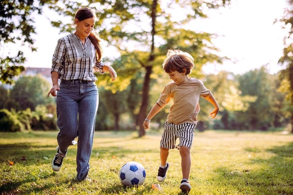 چطور کودک خجالتی را به ورزش علاقهمند کنیم؟