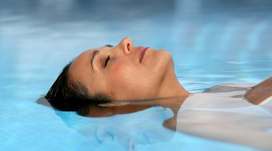 چگونه روی آب شناور بمانیم؟