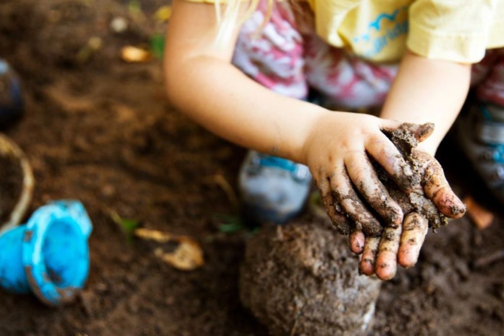 فواید گل بازی برای رشد کودک