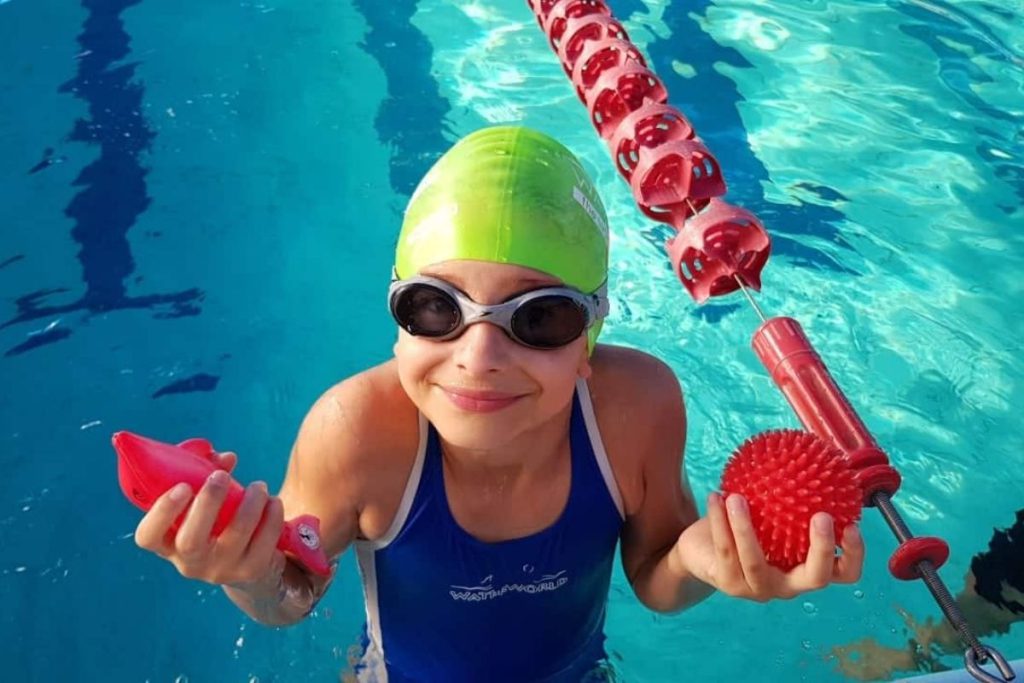 چگونه شنا عملکرد ریه کودک را بهبود می‌دهد؟